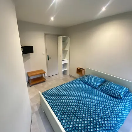 Apartment 5- Les Moulins